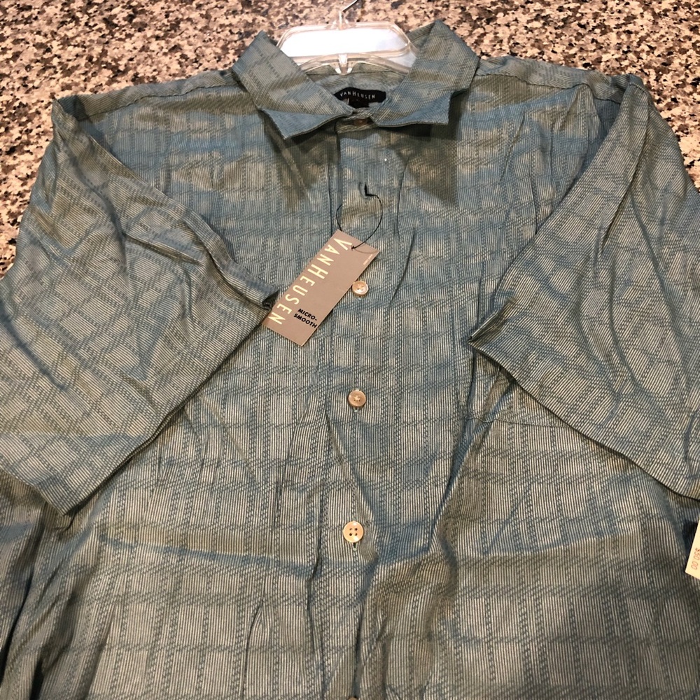 Men’s Van Heusen Shirt